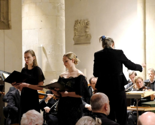 Die Solistinnen Maria Rüssel, Alt (l.), Laura Albert, Sopran (r.)